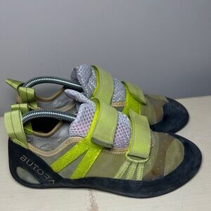 Butora Climbing Shoes with Green Accents